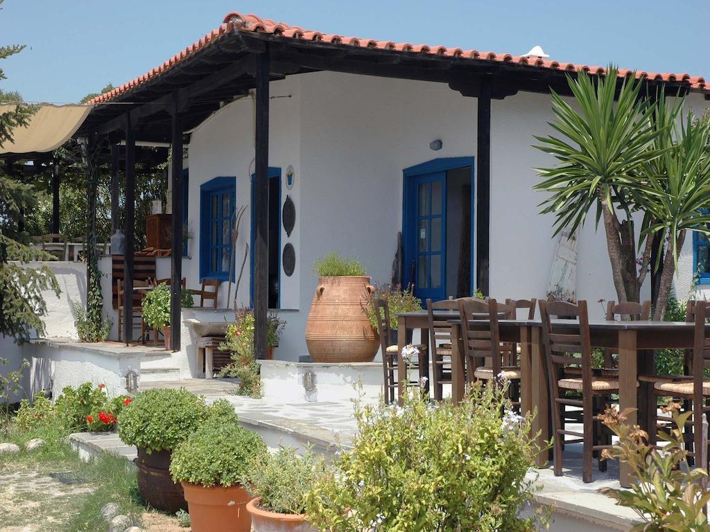 Skites Hotel Bungalows Ouranoupoli Bagian luar foto