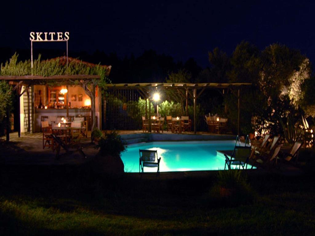 Skites Hotel Bungalows Ouranoupoli Bagian luar foto