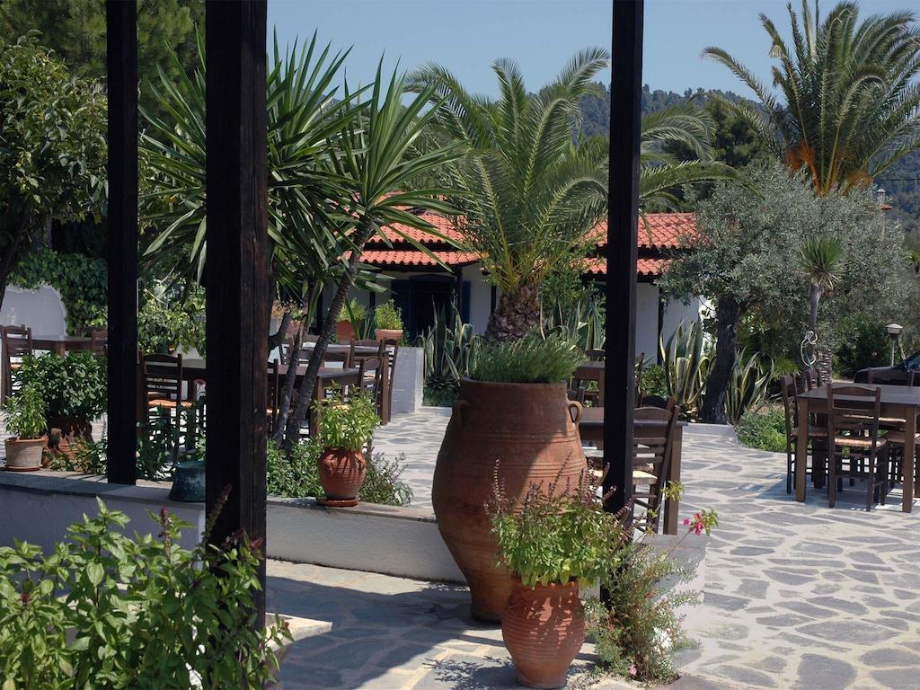 Skites Hotel Bungalows Ouranoupoli Bagian luar foto